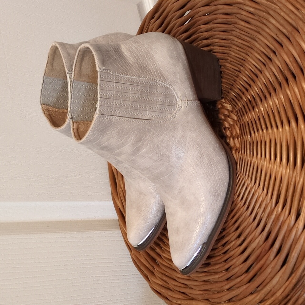 Arider Girl Peal White Cowgirl Booties 8.5 - Picture 3 of 10